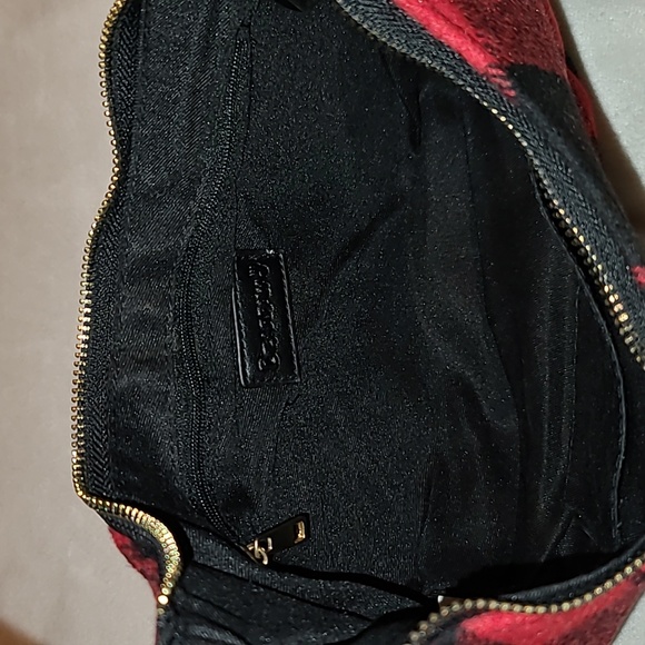 Bearpaw red multi pocket crescent hobo bag - Picture 4 of 9